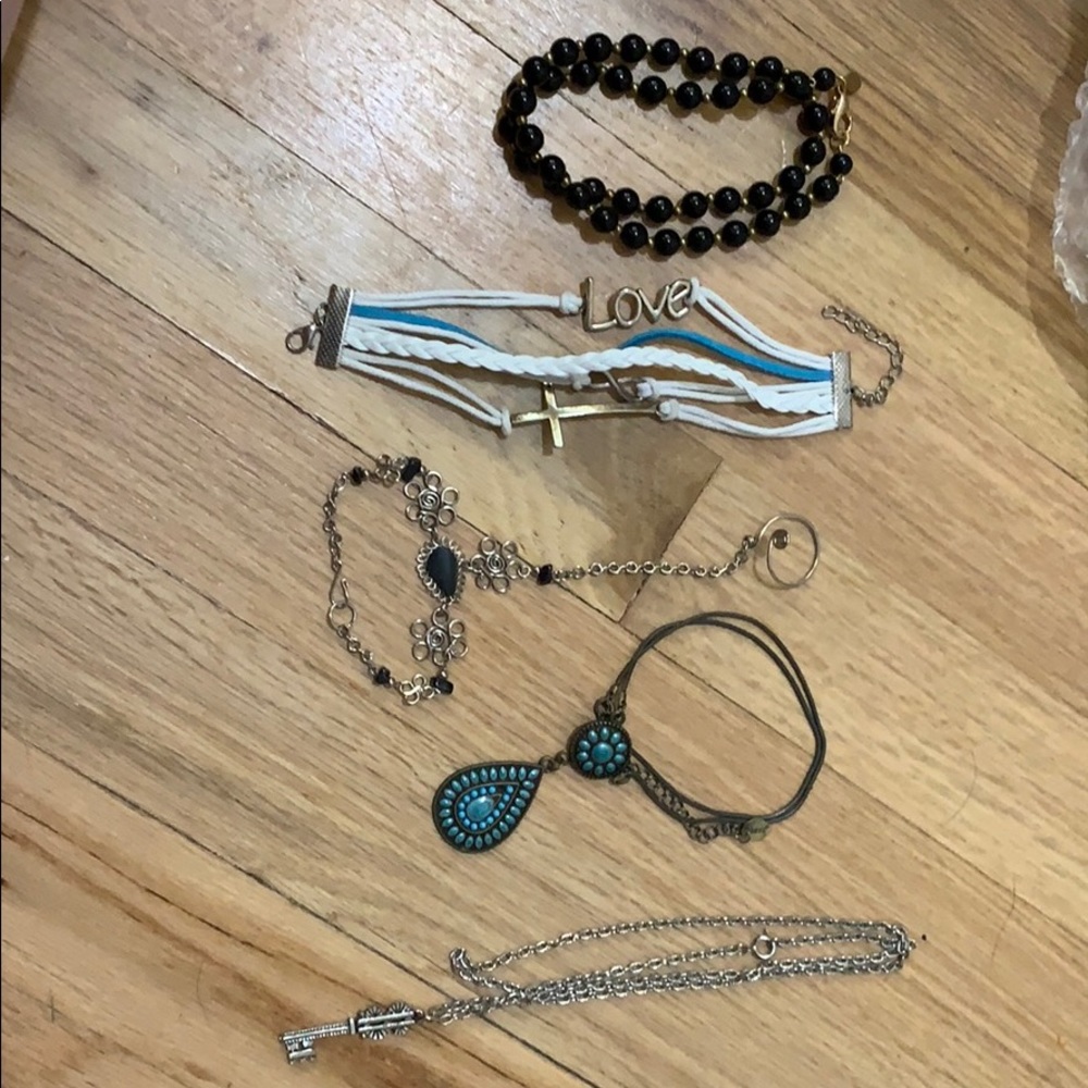 Jewelry - Picture 3 of 3